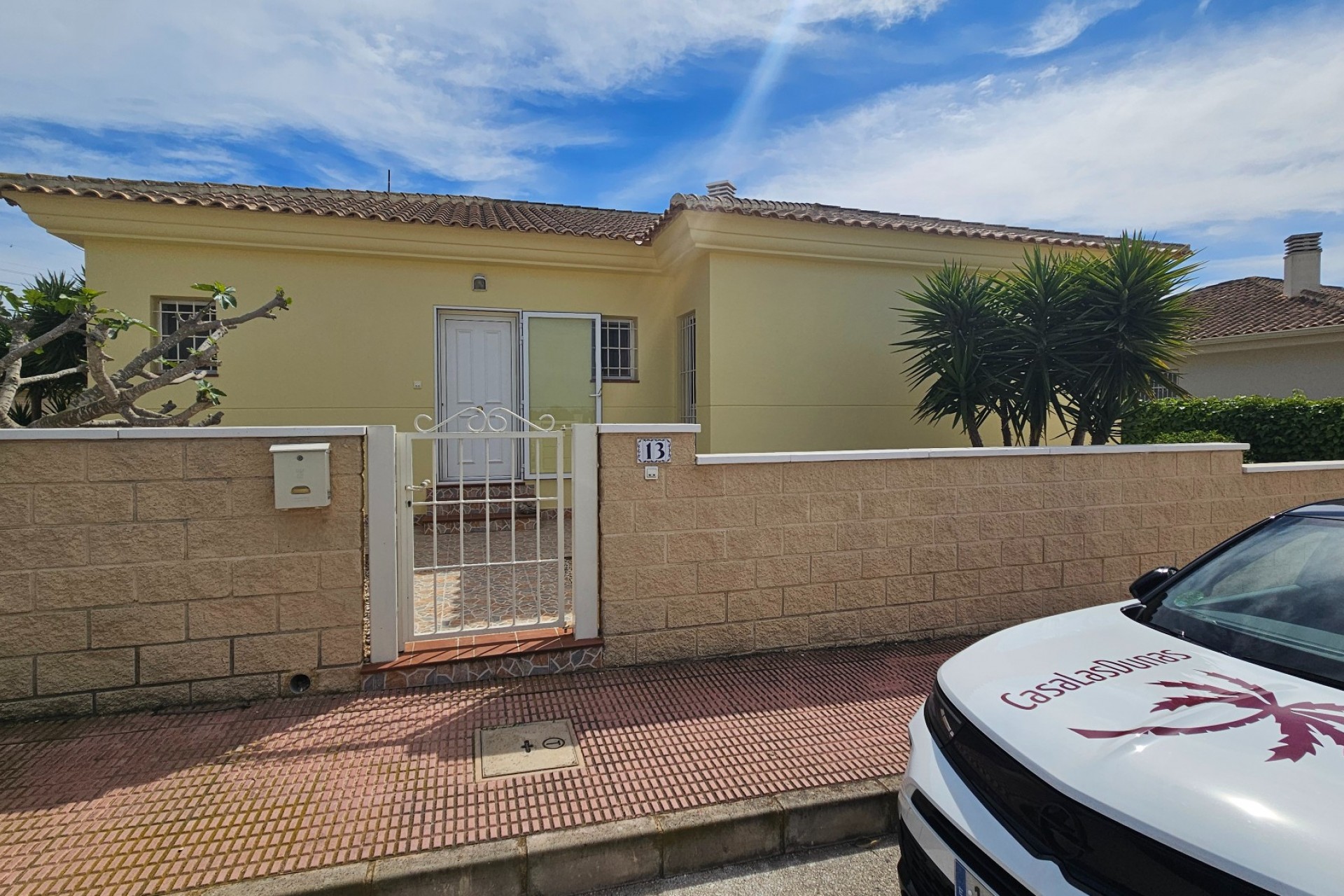Re-Sale - Detached Villa - La Marina - La Marina - Urbanization