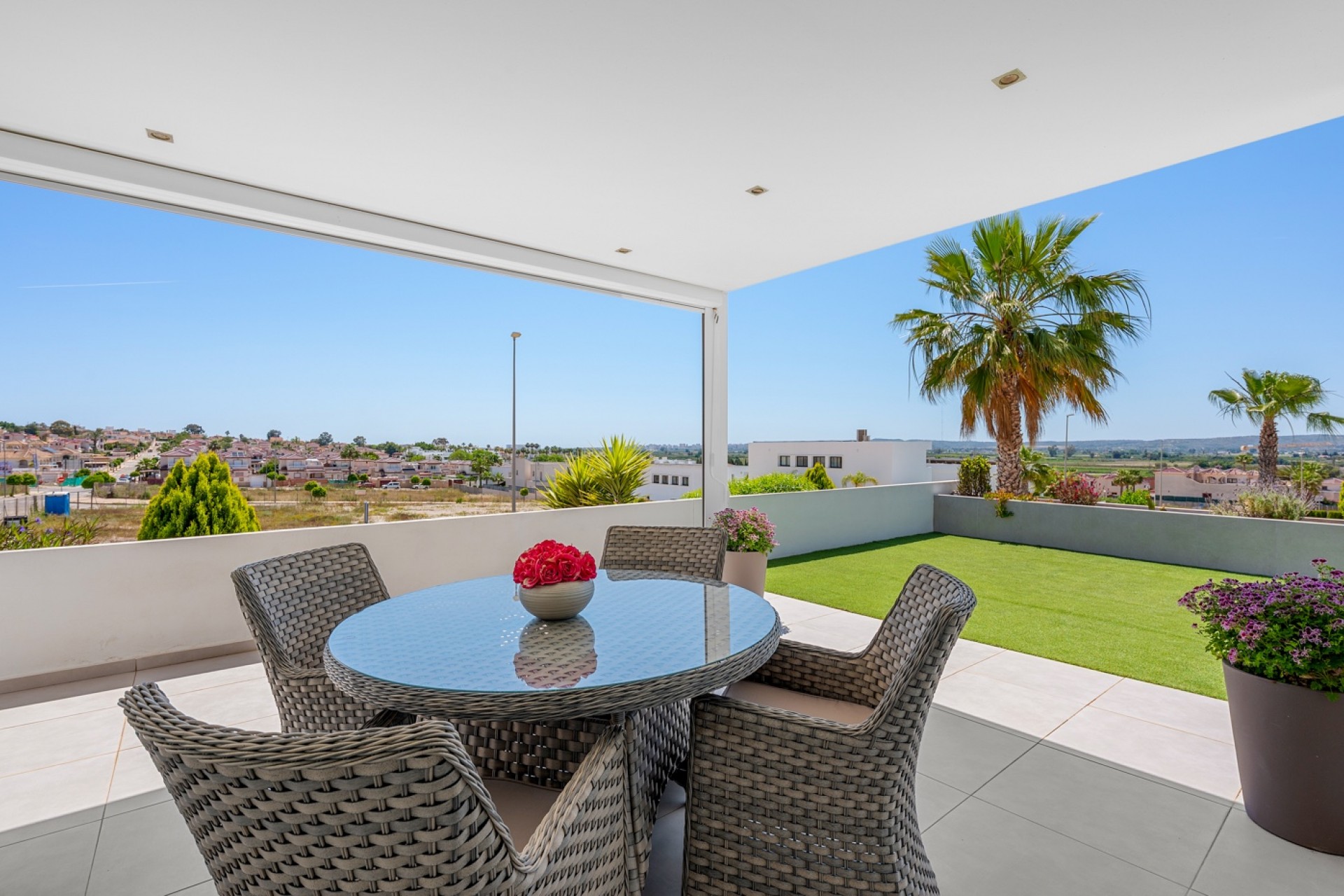 Re-Sale - Detached Villa - La Marina - La Marina - Urbanization