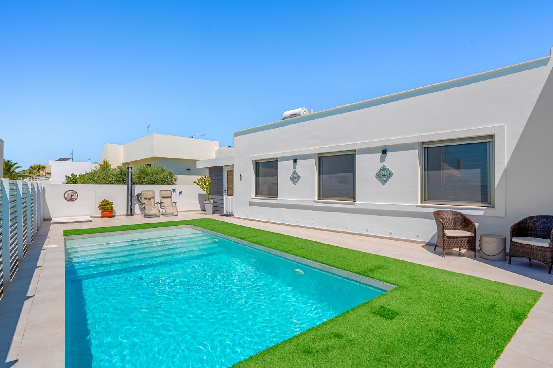 Re-Sale - Detached Villa - La Marina - La Marina - Urbanization