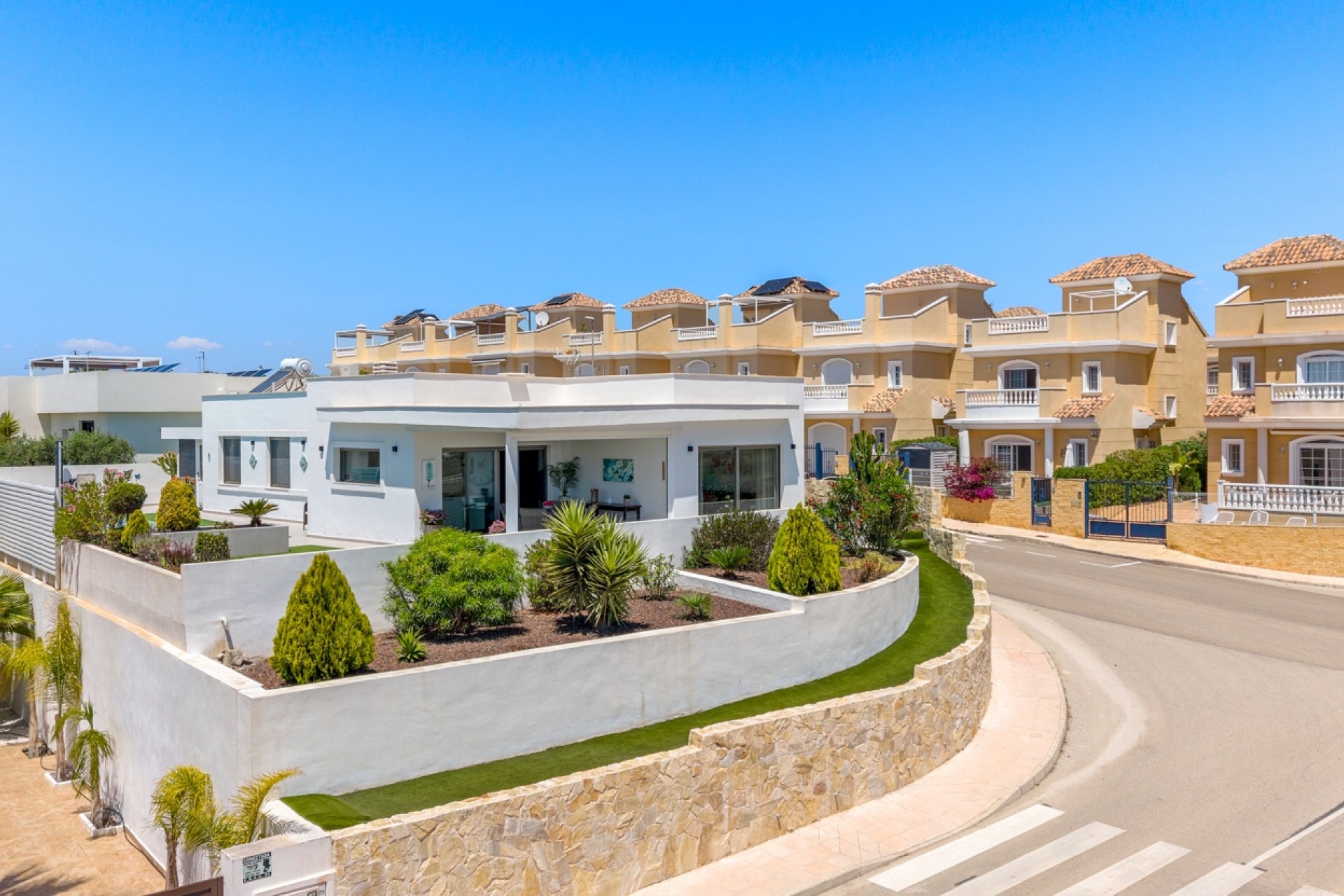 Re-Sale - Detached Villa - La Marina - La Marina - Urbanization