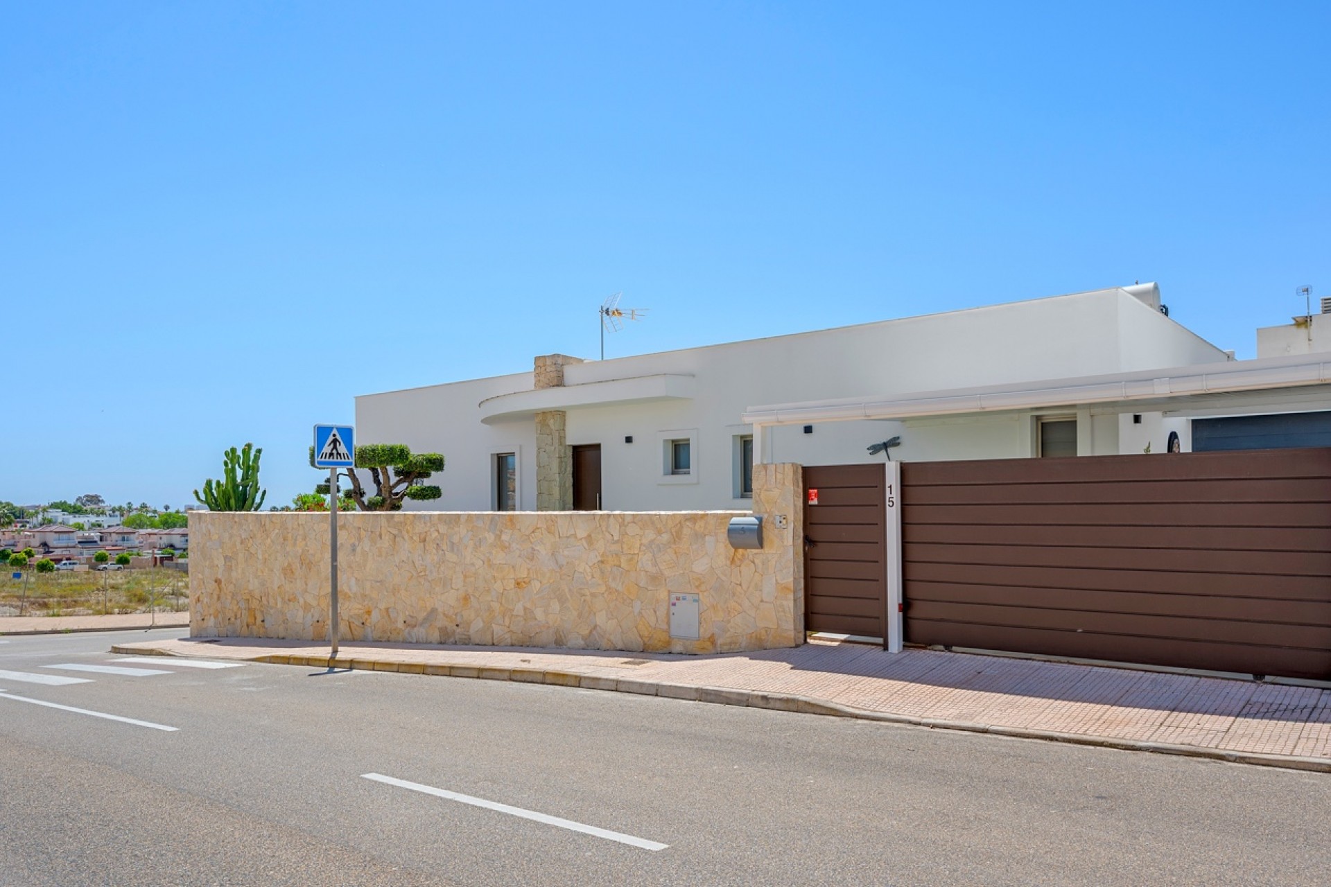 Re-Sale - Detached Villa - La Marina - La Marina - Urbanization