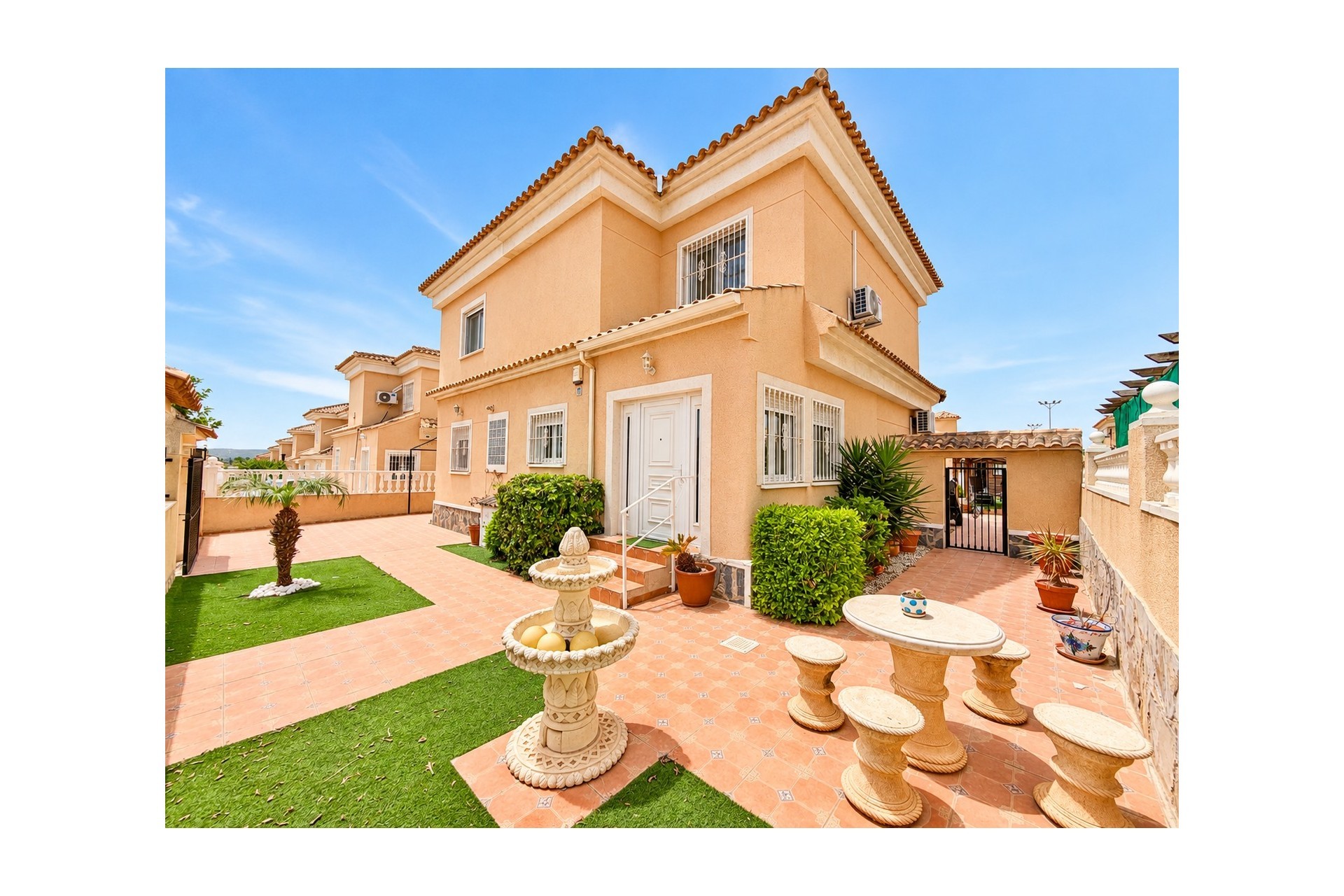 Re-Sale - Detached Villa - La Marina - La Marina - Urbanization