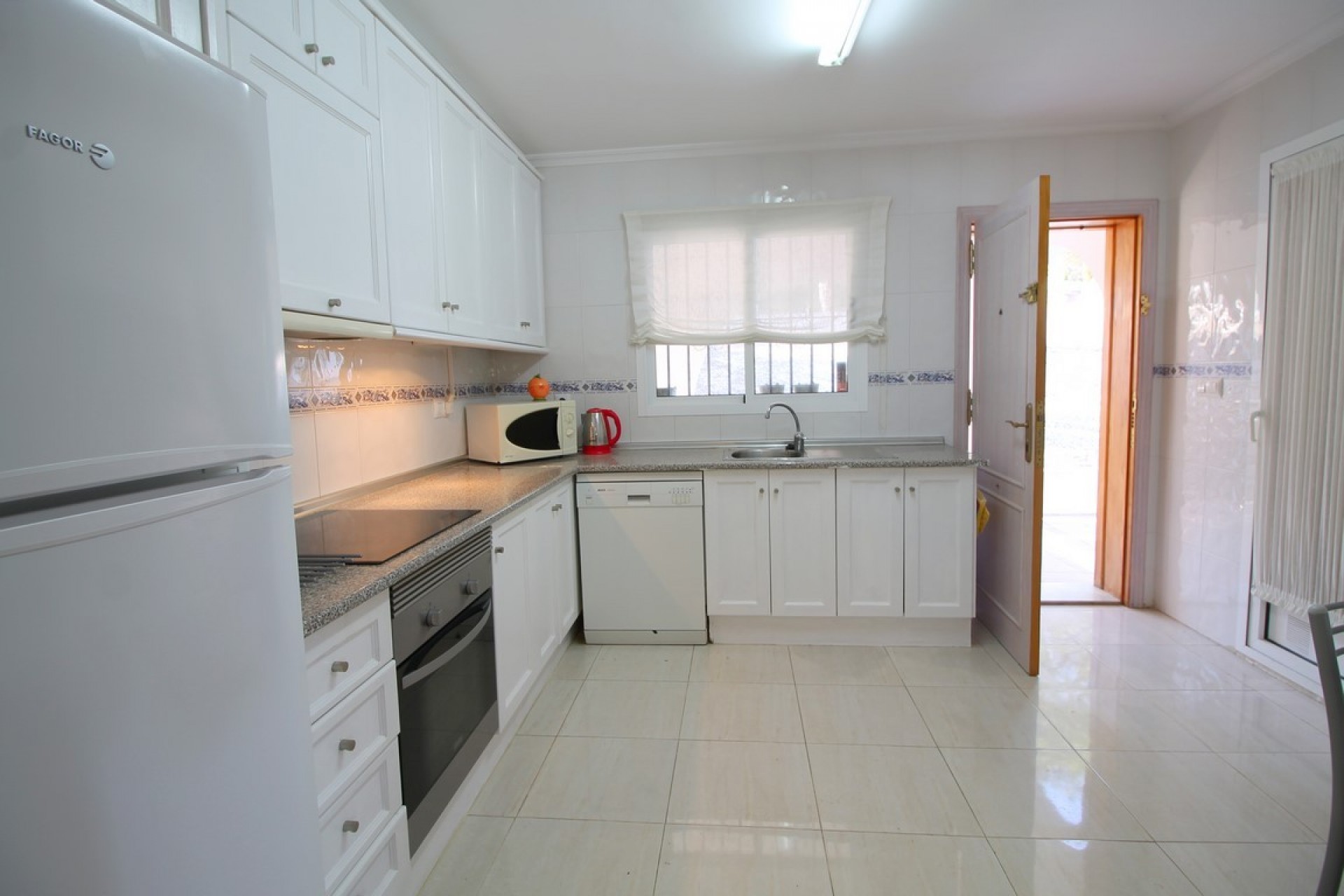 Re-Sale - Detached Villa - Mil Palmeras - Mil Palmeras - Town