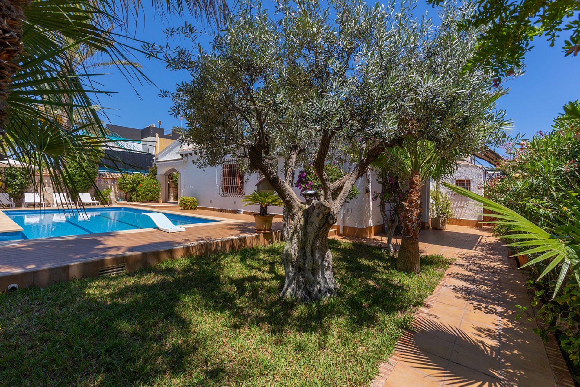 Re-Sale - Detached Villa - Orihuela Costa - Punta Prima