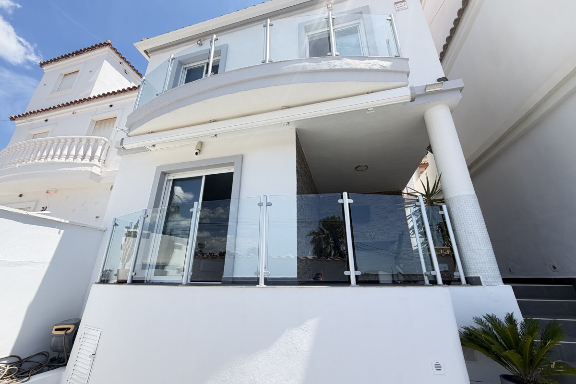 Re-Sale - Detached Villa - Orihuela Costa - Villamartin
