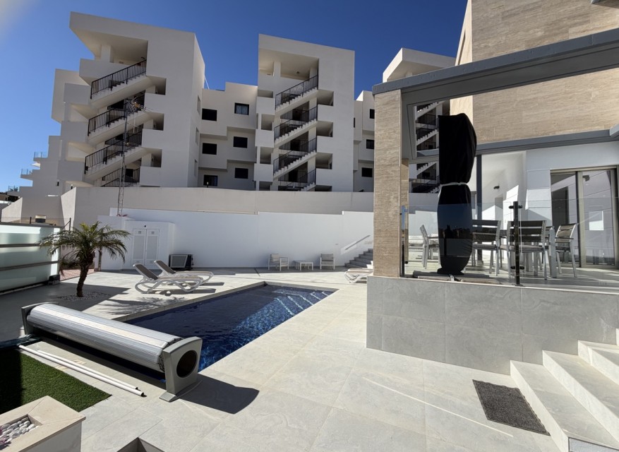 Re-Sale - Detached Villa - Orihuela Costa - Villamartin