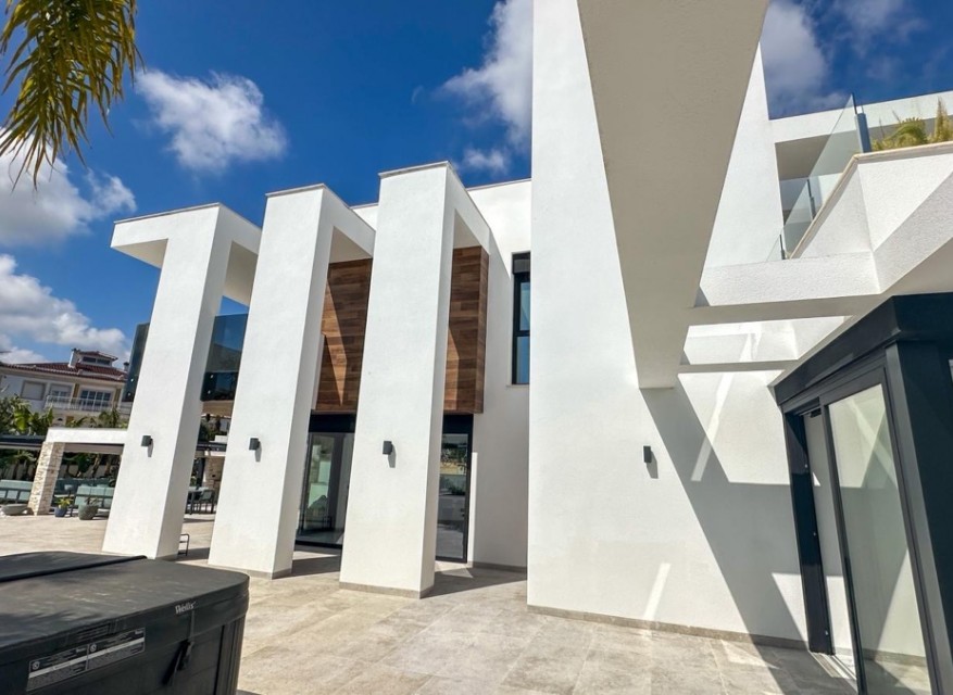 Re-Sale - Detached Villa - Orihuela Costa - Villamartin