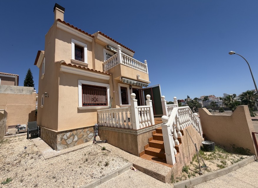 Re-Sale - Detached Villa - Orihuela Costa - Villamartin