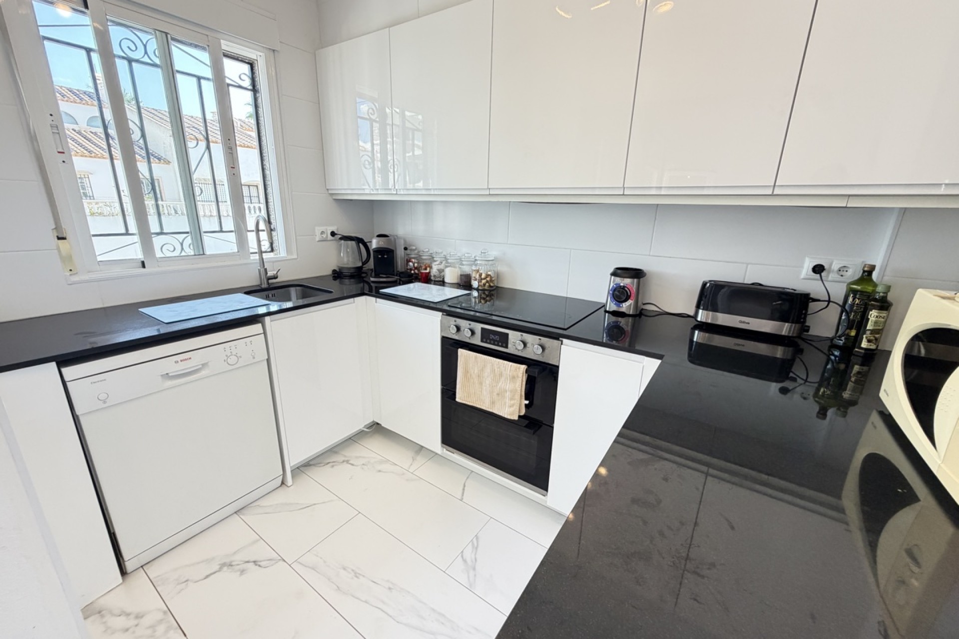 Re-Sale - Detached Villa - Orihuela Costa - Villamartin