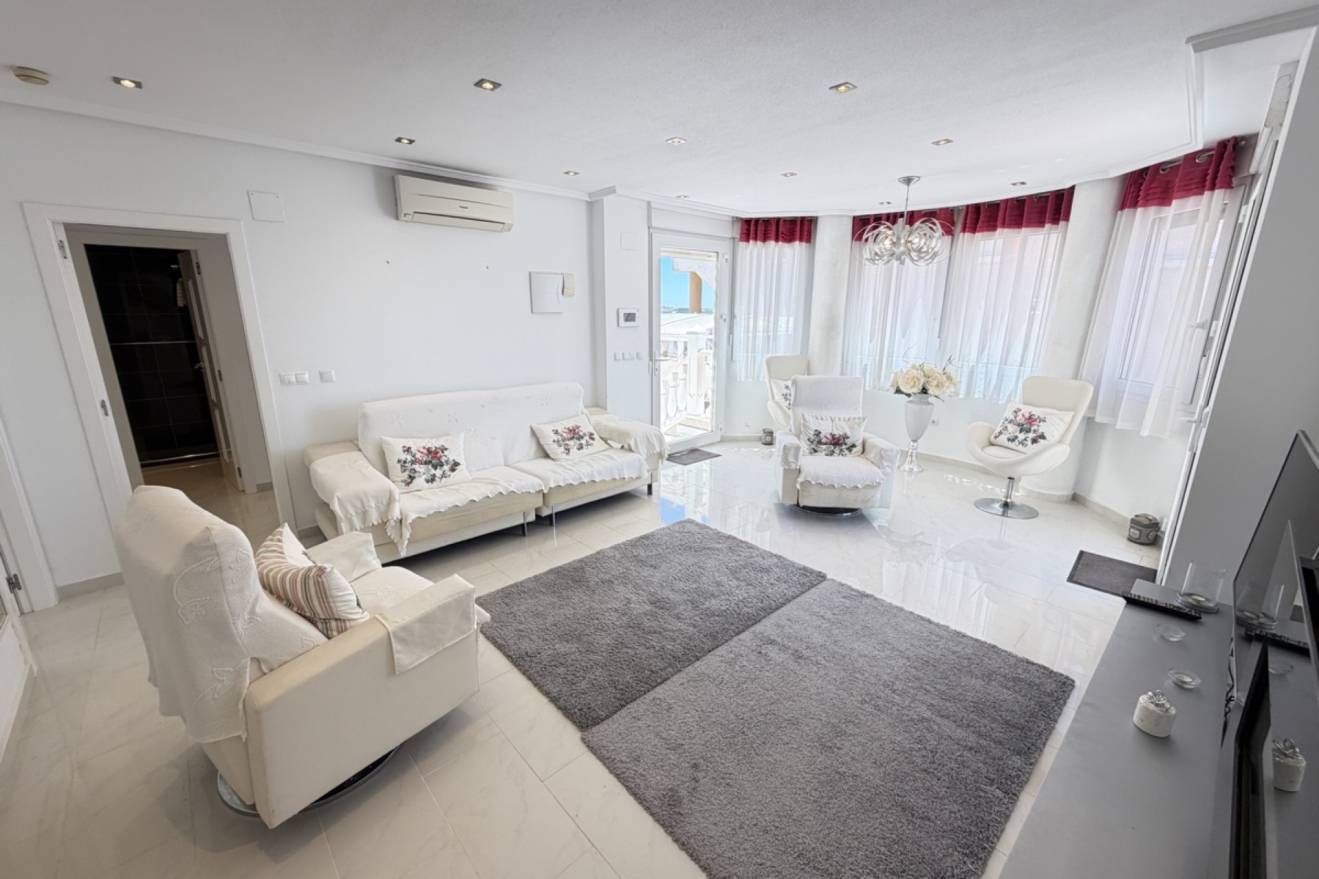 Re-Sale - Detached Villa - San Miguel de Salinas - Lake View Mansions