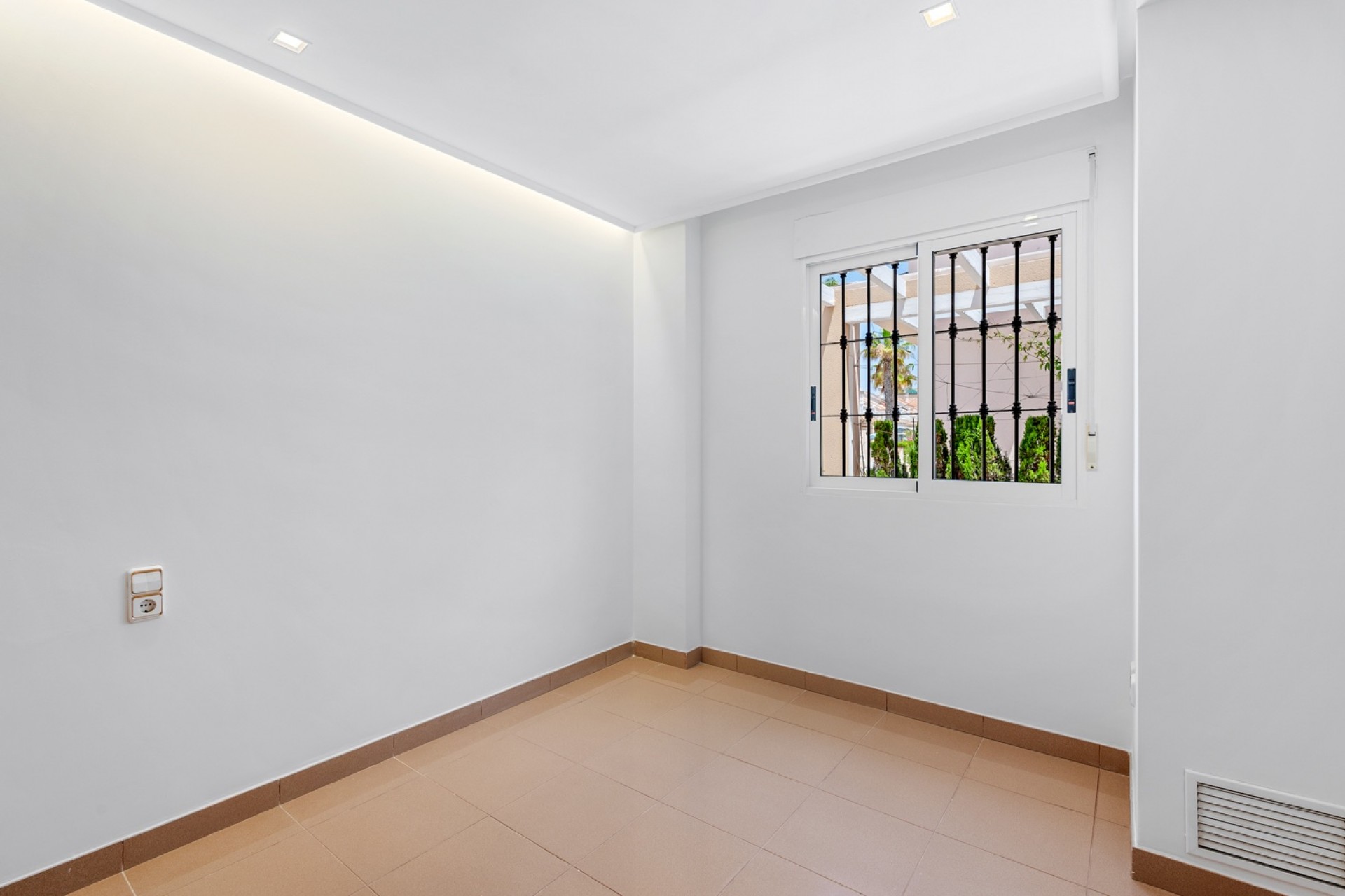 Re-Sale - Detached Villa - Torrevieja - Los Frutales