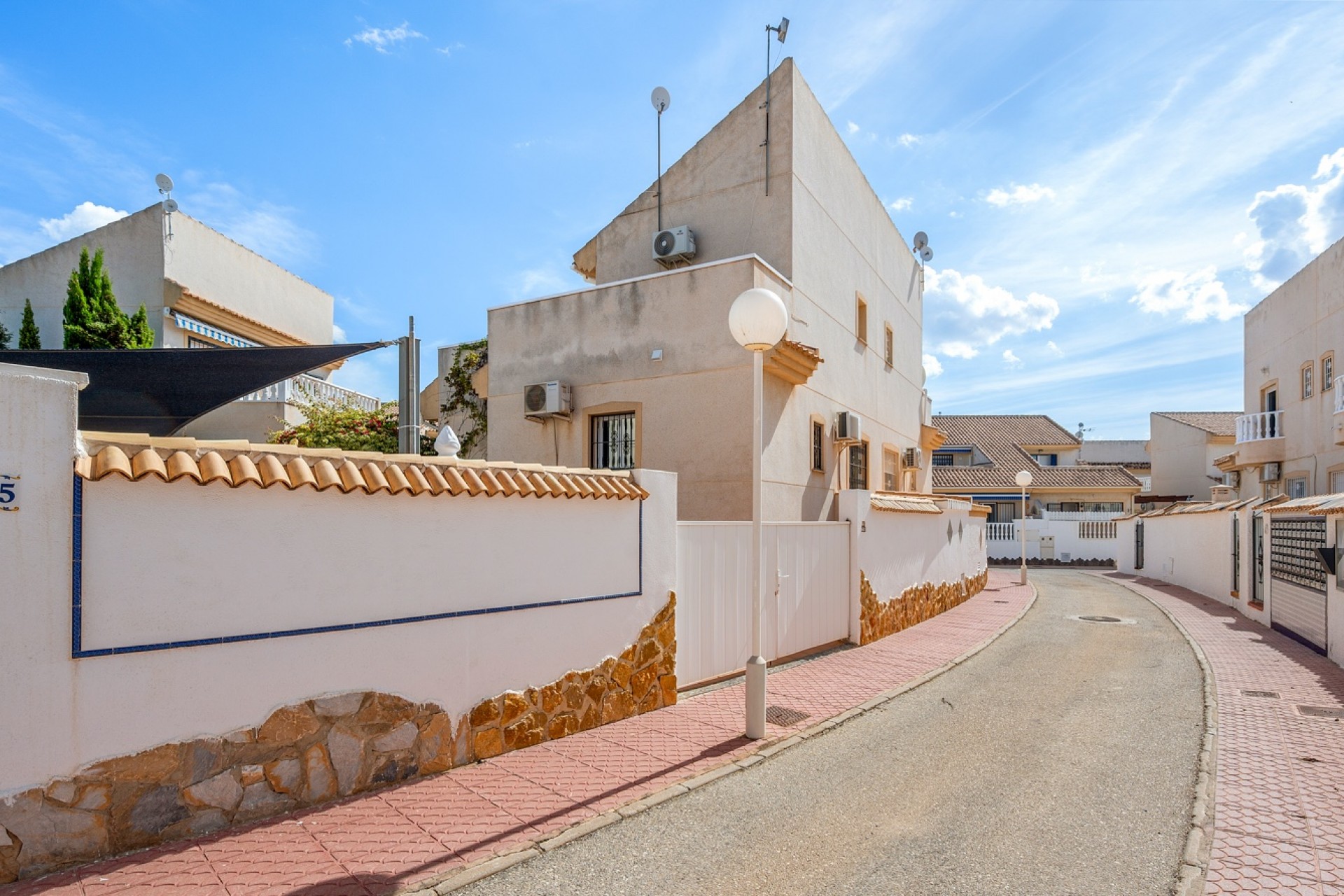 Re-Sale - Semi Detached Villa - Ciudad Quesada - Ciudad Quesada - Town