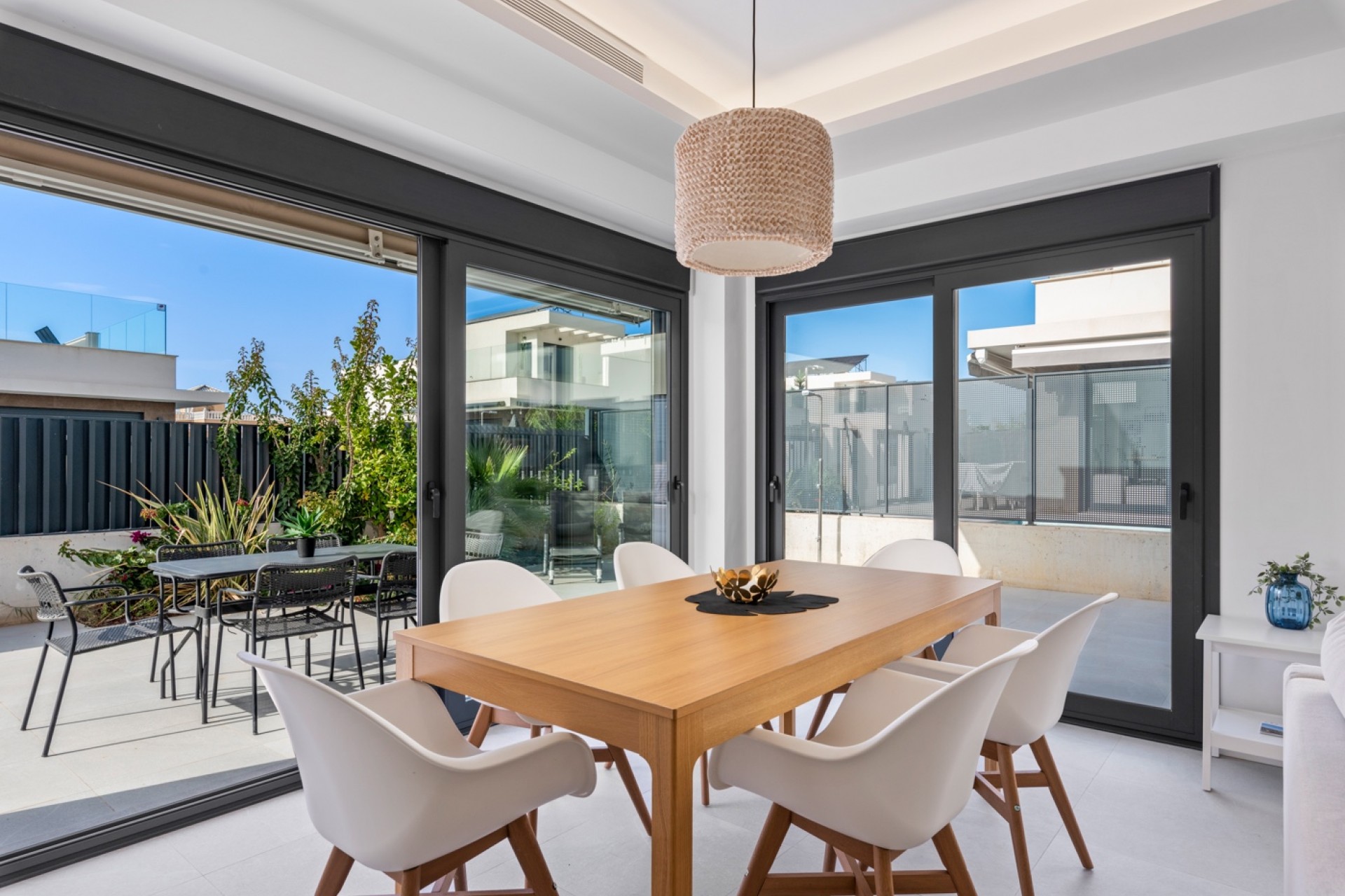 Re-Sale - Semi Detached Villa - La Marina - La Marina - Urbanization