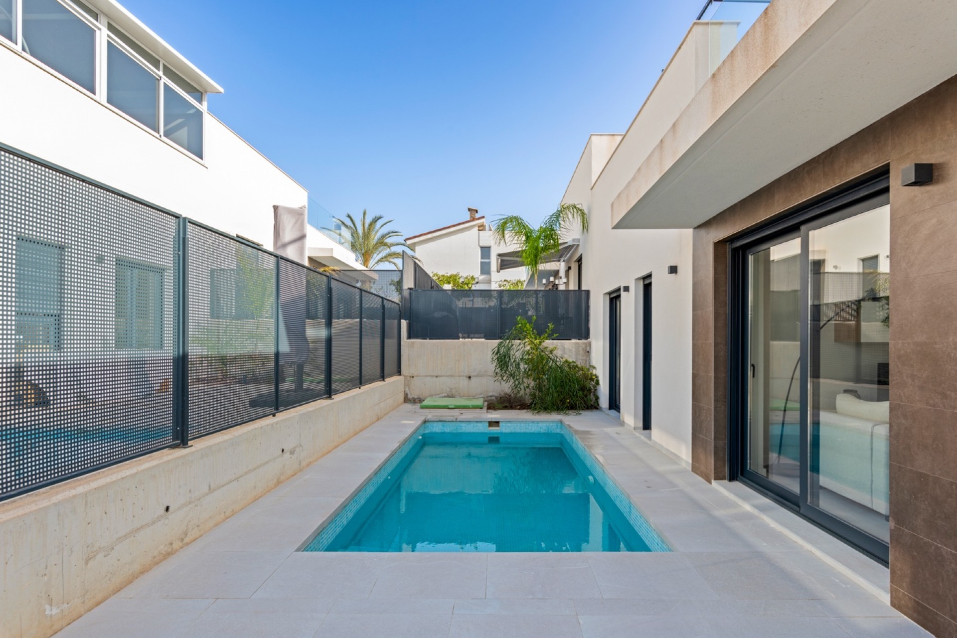 Re-Sale - Semi Detached Villa - La Marina - La Marina - Urbanization