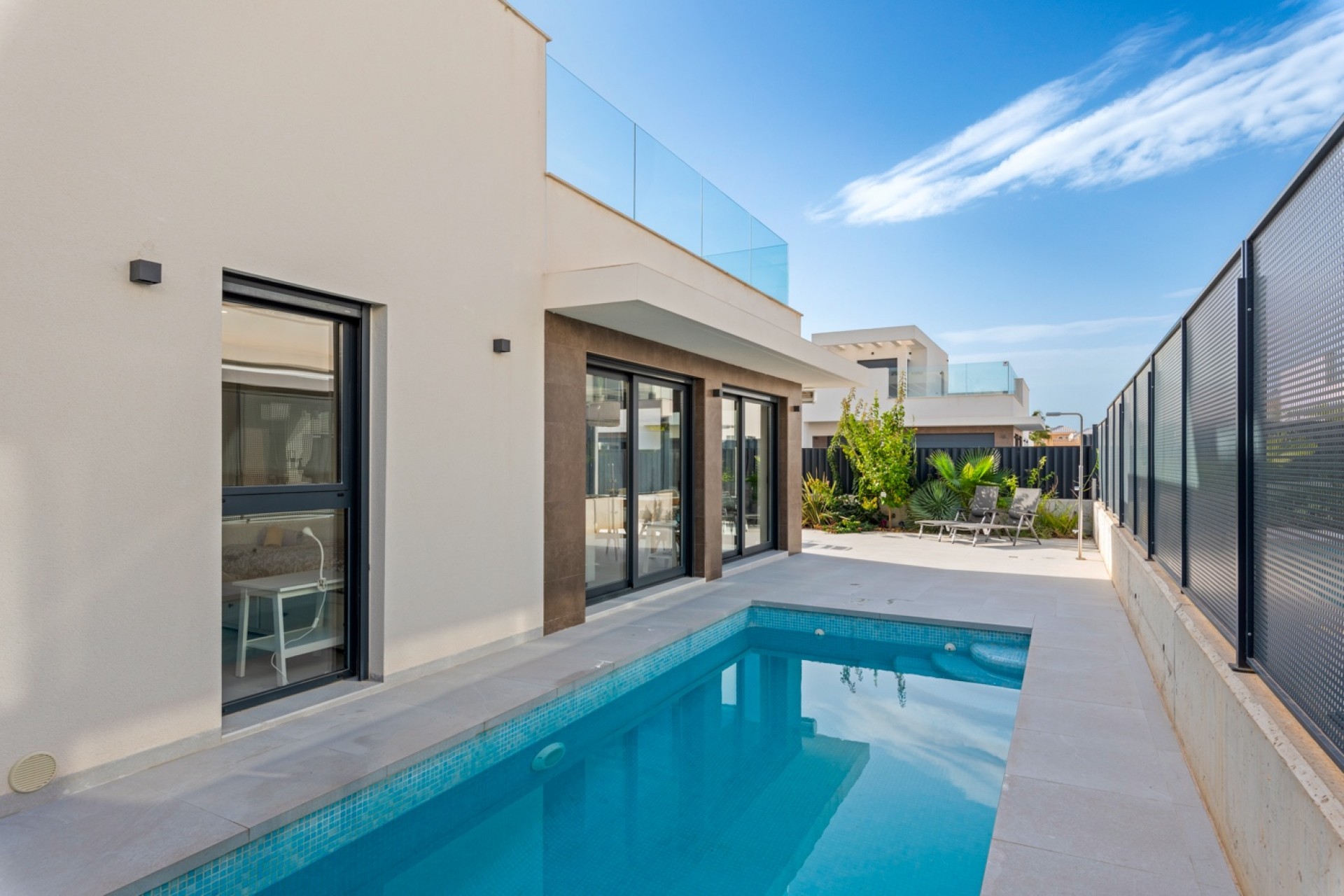 Re-Sale - Semi Detached Villa - La Marina - La Marina - Urbanization