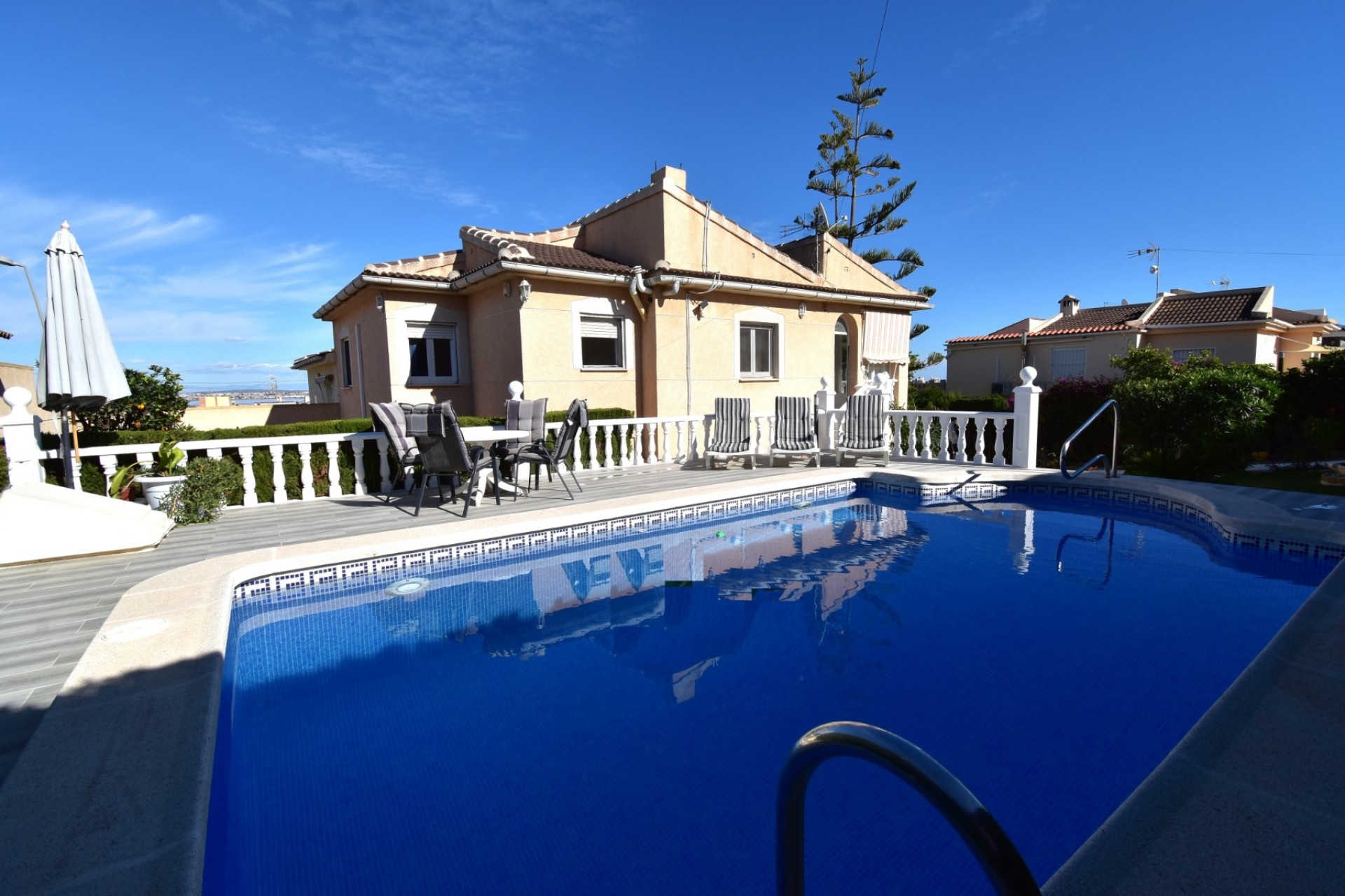 Re-Sale - Semi Detached Villa - Orihuela Costa - Los Balcones