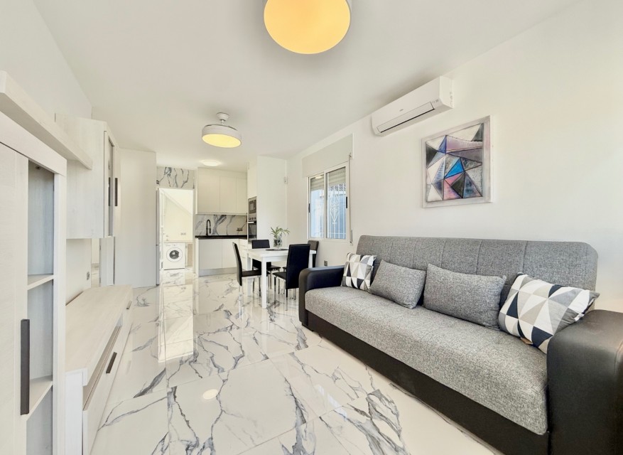 Re-Sale - Semi Detached Villa - Torrevieja - El Chaparral