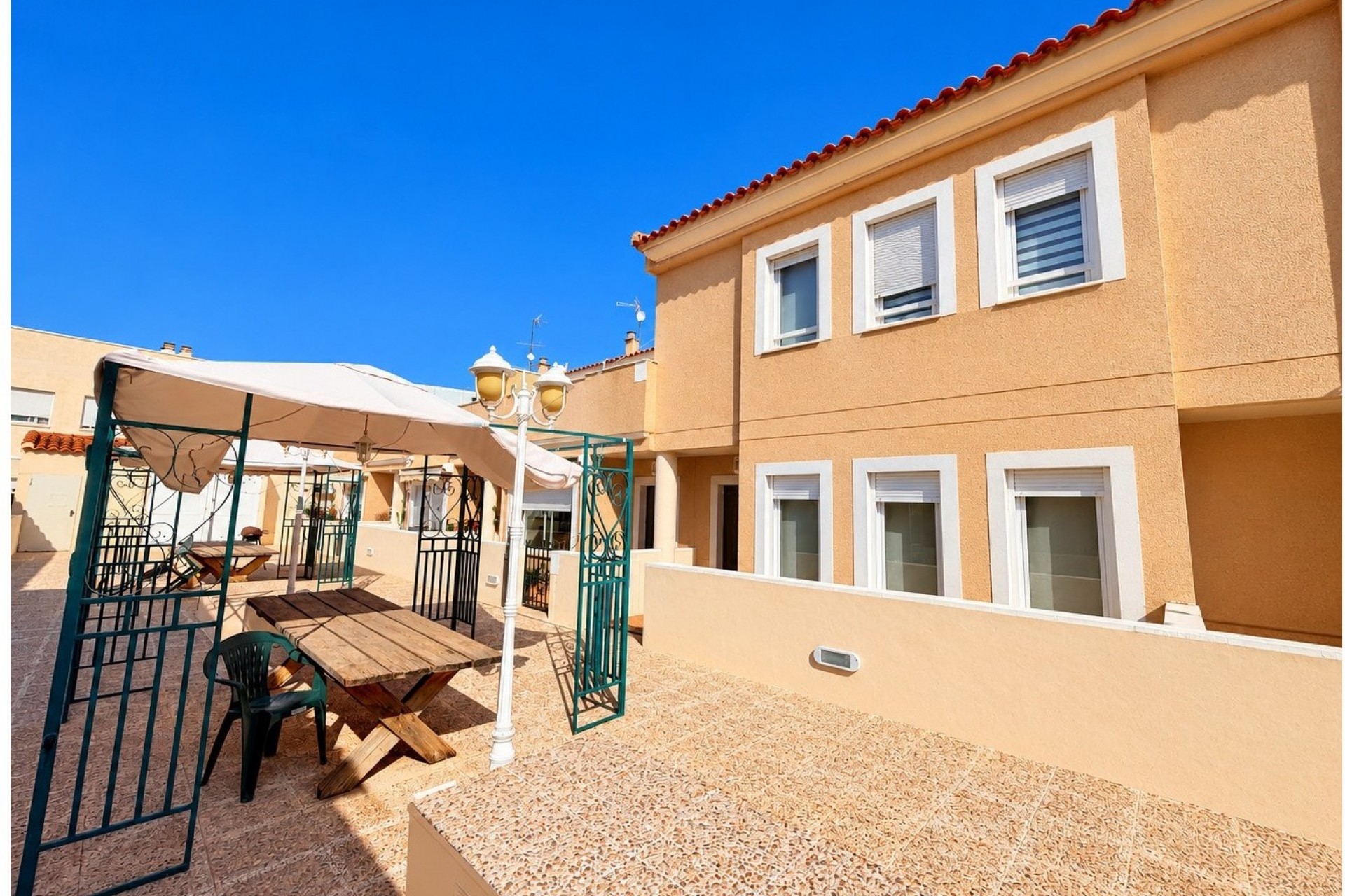 Re-Sale - Townhouse - Daya Nueva - Daya Nueva - Town