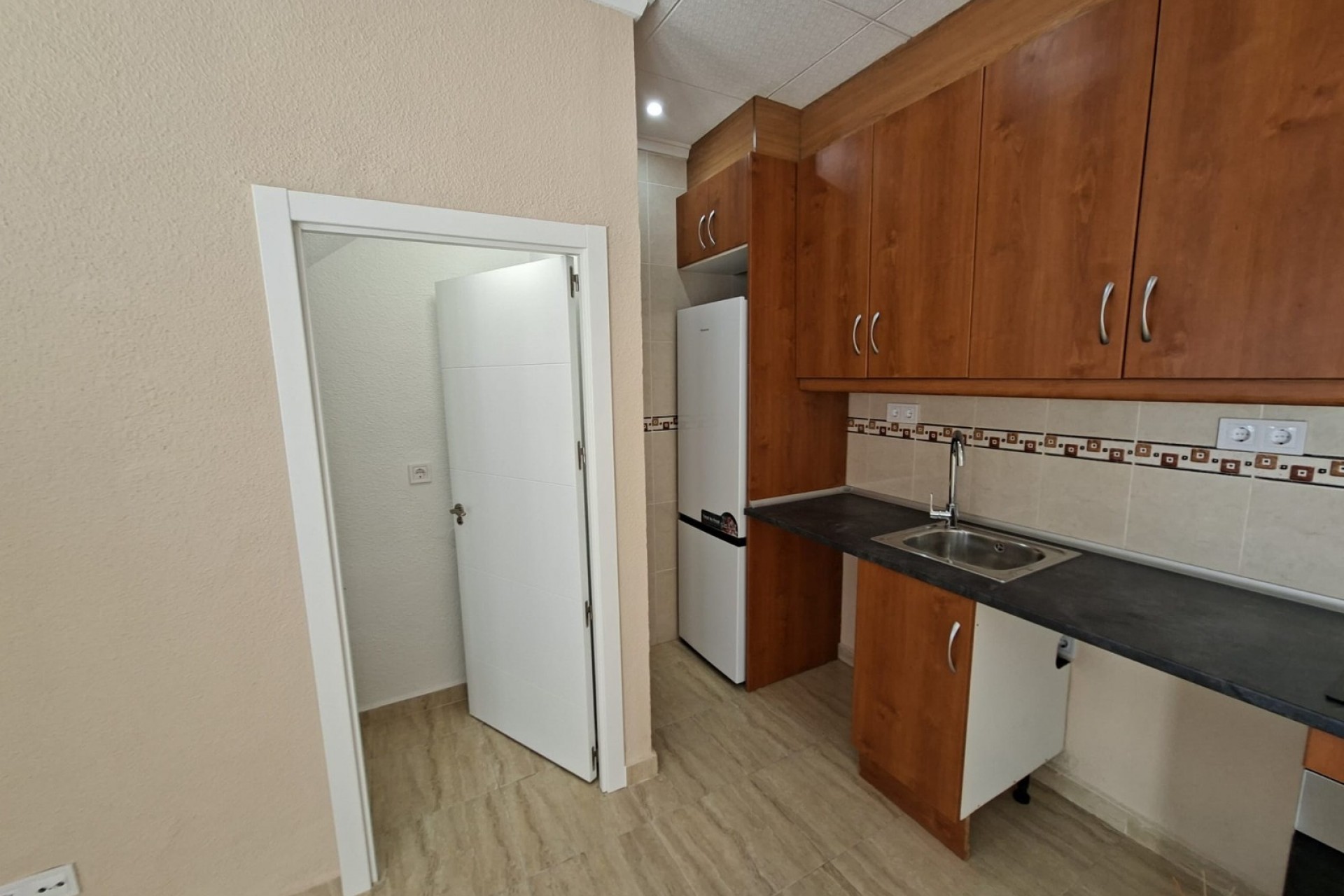 Re-Sale - Townhouse - La Marina - La Marina - Urbanization