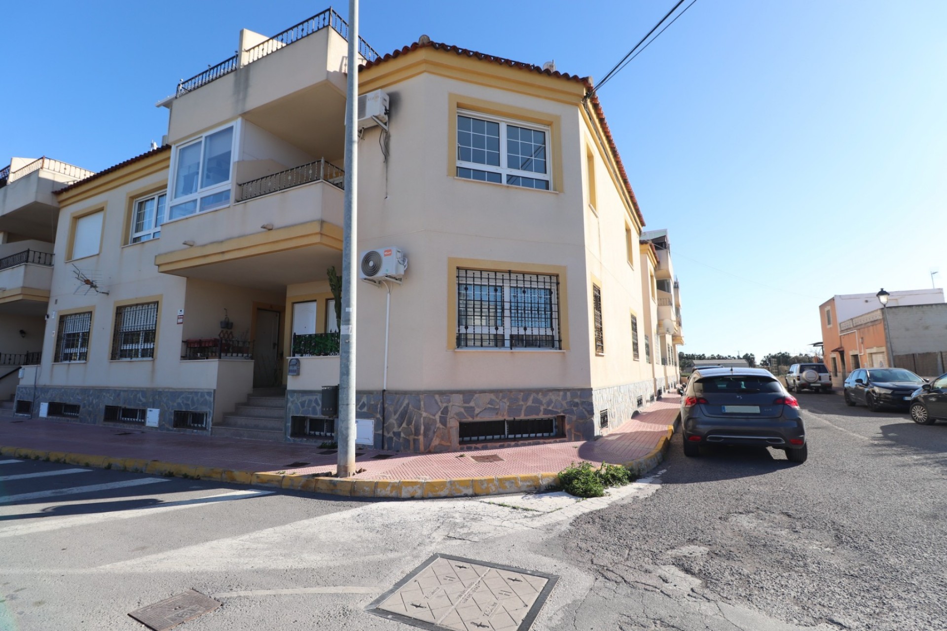 Rental - Apartment - Daya Nueva