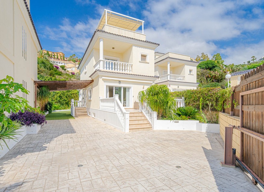 Reventa - Chalet - El Campello - Urb Els Banyets