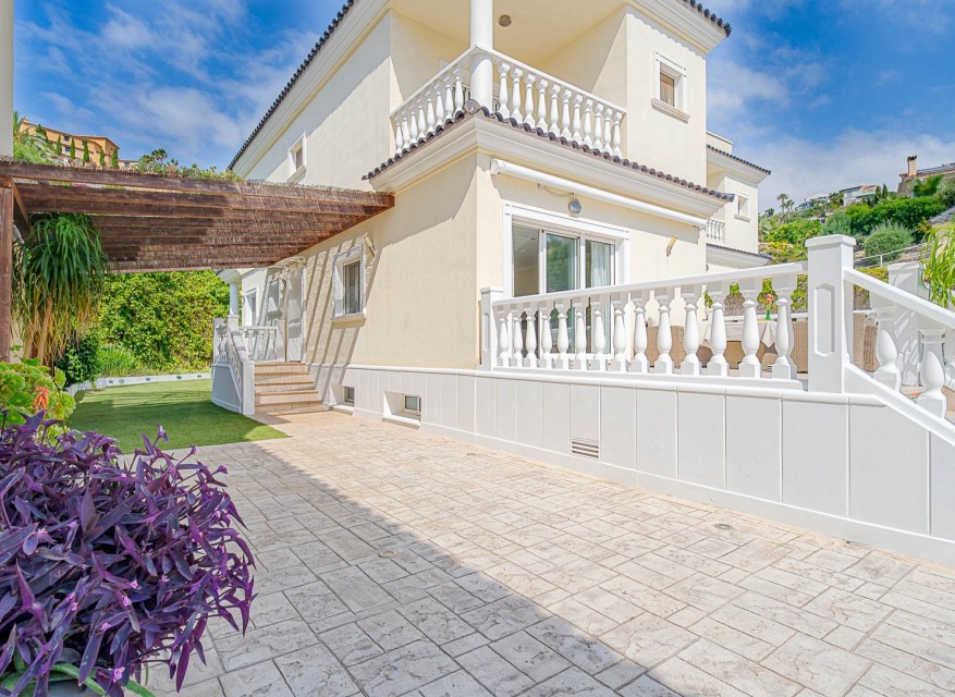 Reventa - Chalet - El Campello - Urb Els Banyets