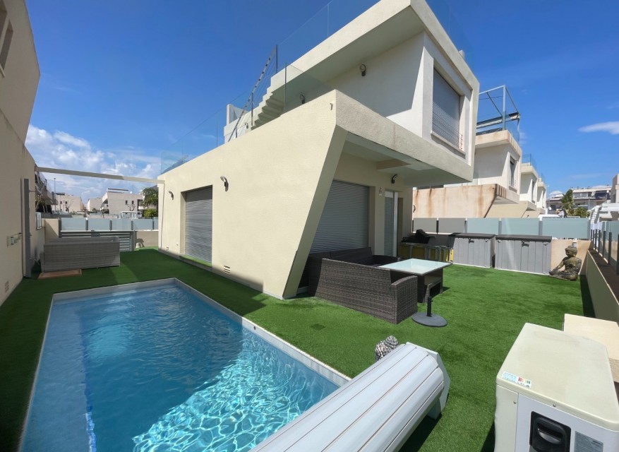 Reventa - Chalet - Mil Palmeras - Mil Palmeras - Pueblo