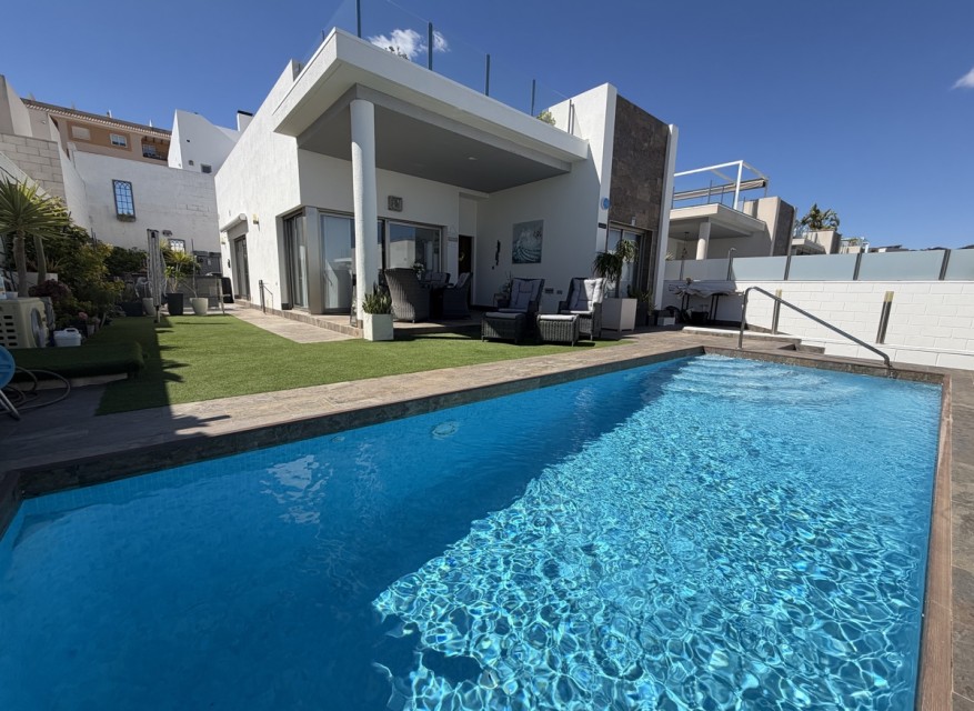 Reventa - Chalet - Orihuela Costa - Villamartin