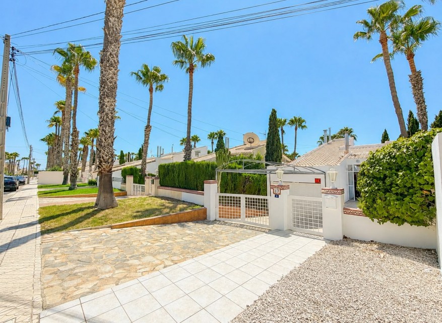 Reventa - Chalet - Orihuela Costa - Villamartin
