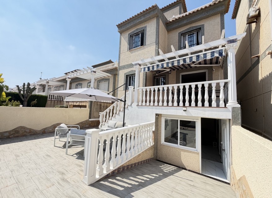 Reventa - Chalet - Orihuela Costa - Villamartin