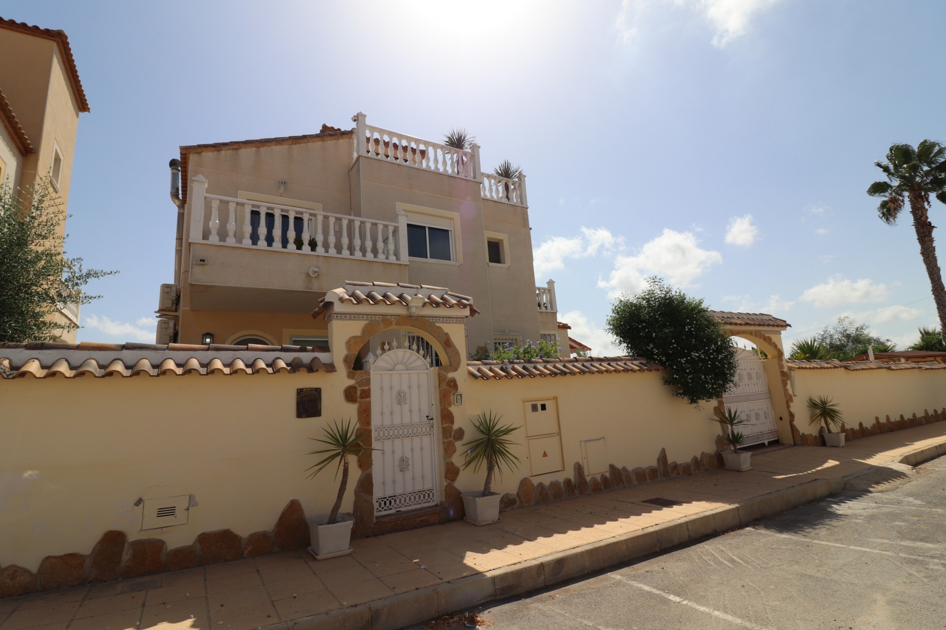 Reventa - Chalet - San Miguel de Salinas - Lake View Mansions