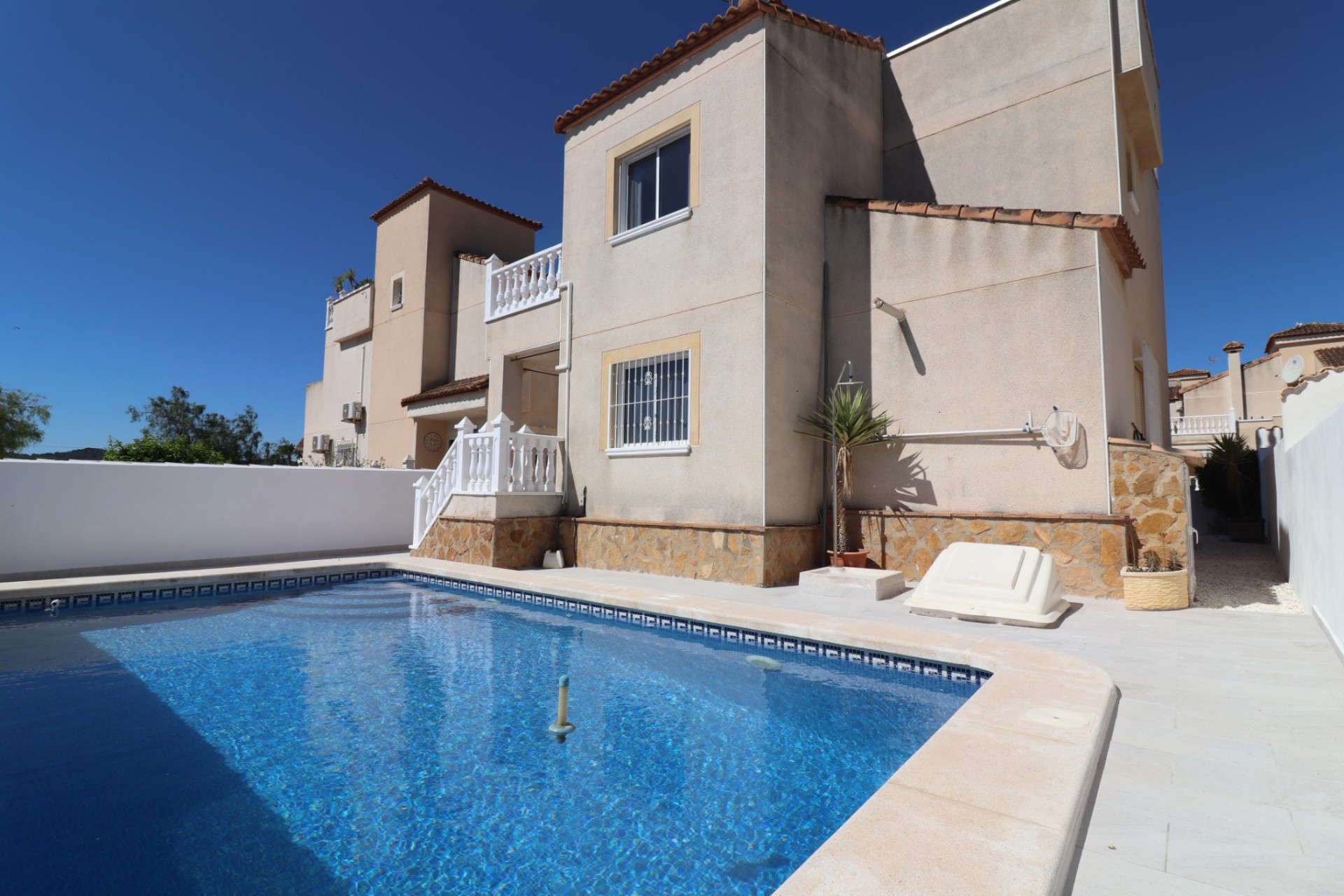Reventa - Chalet - San Miguel de Salinas - Lake View Mansions