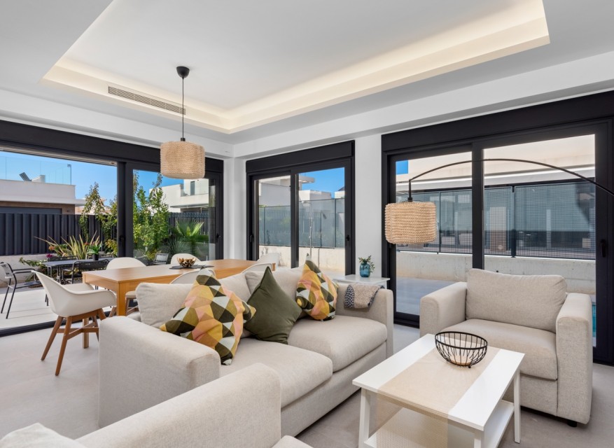 Reventa - Semi Adosado - La Marina - La Marina - Urbanizacion