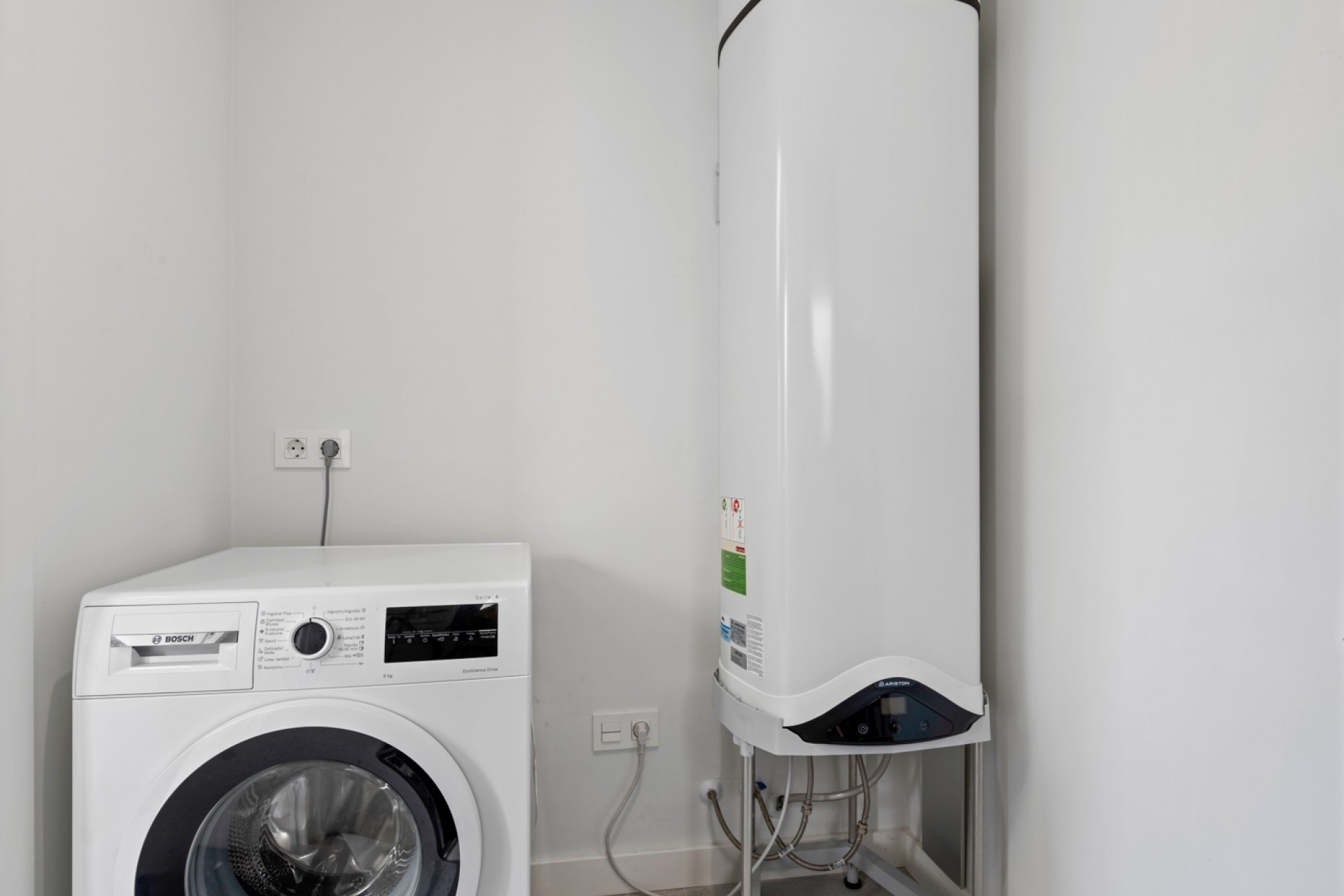 Reventa - Semi Adosado - La Marina - La Marina - Urbanizacion