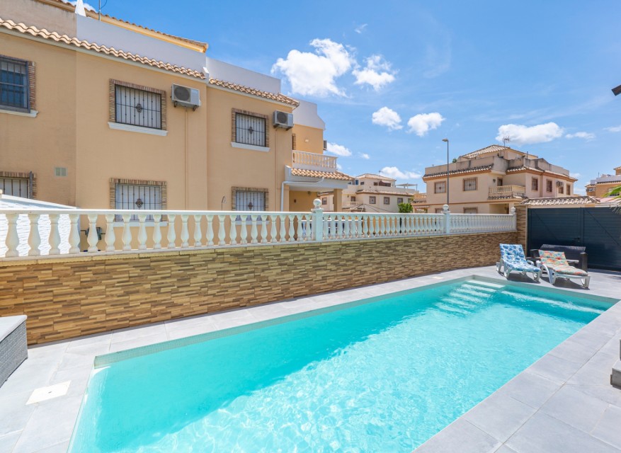 Reventa - Villa Cuádruple - Ciudad Quesada - Lo Marabu