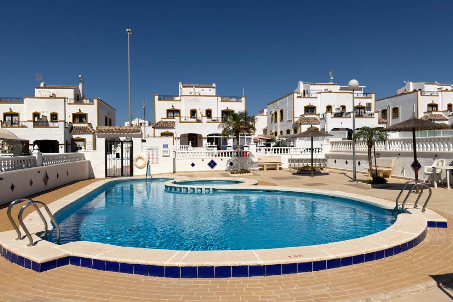 Reventa - Villa Cuádruple - Los Montesinos - Entre Naranjos / Vistabella Golf