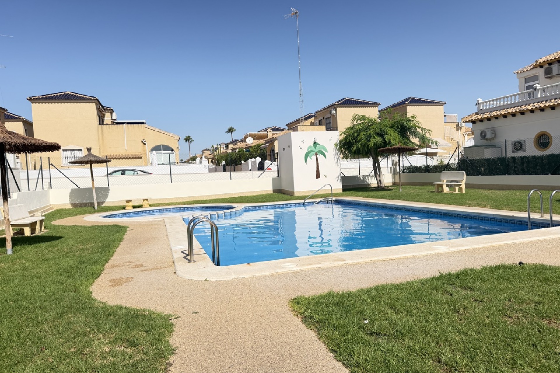 Videresalg - Firemannsvilla - Orihuela Costa - Los Altos