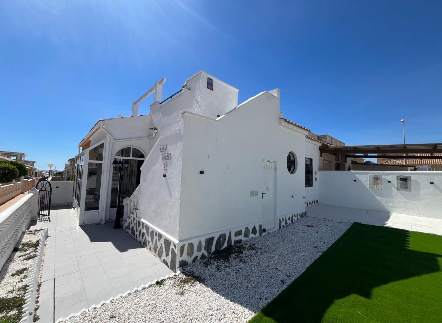 Videresalg - Firemannsvilla - Orihuela Costa - Punta Prima