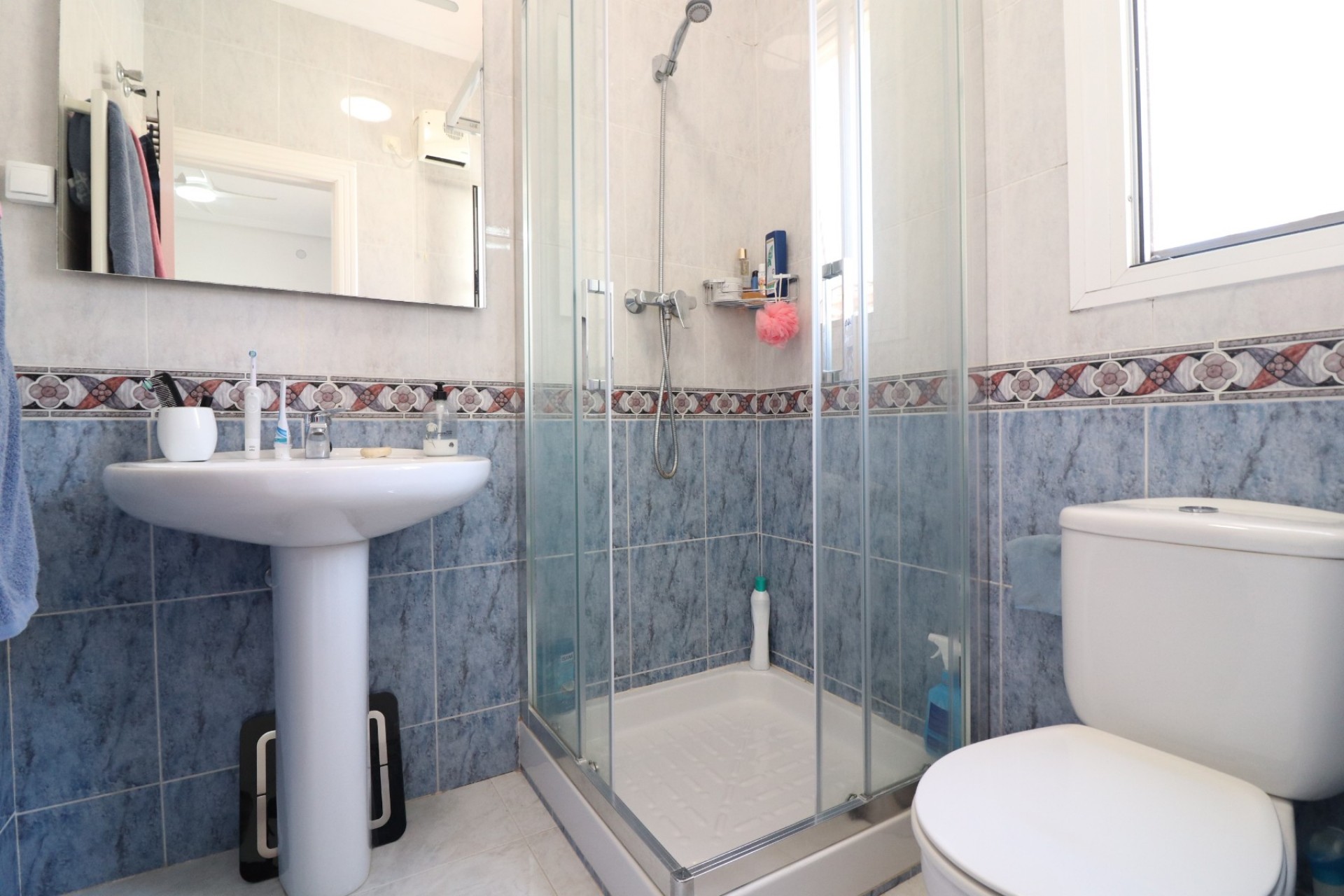 Videresalg - Frittliggende Villa - Benimar - Benimar II