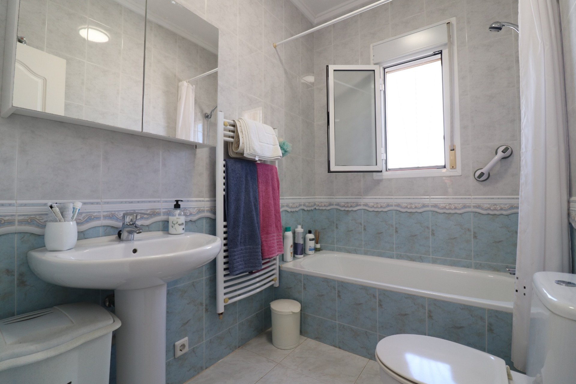 Videresalg - Frittliggende Villa - Benimar - Benimar II