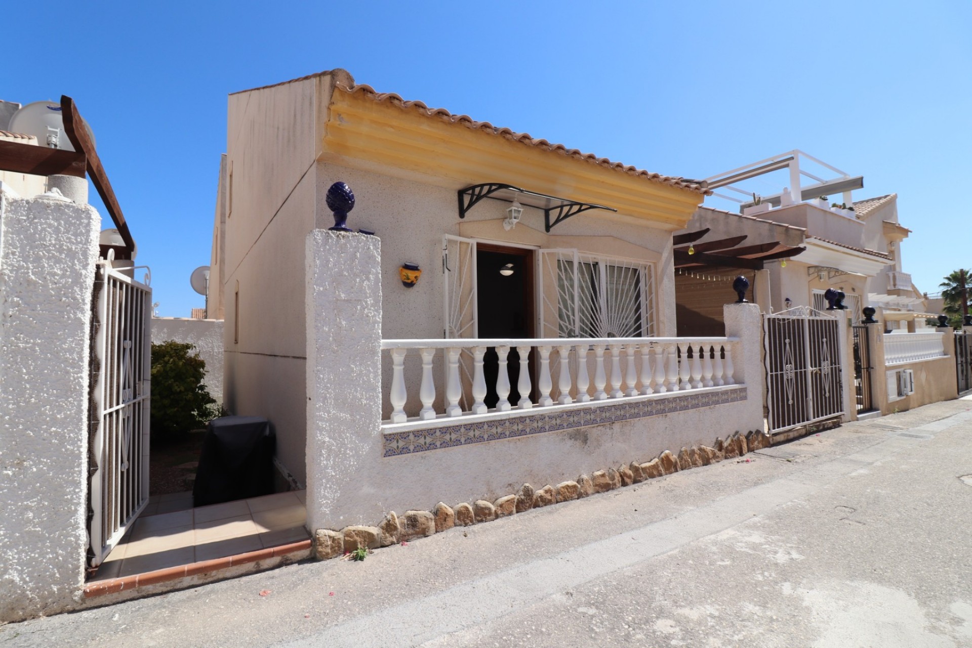 Videresalg - Frittliggende Villa - Ciudad Quesada - Ciudad Quesada - Byen