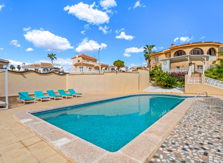 Videresalg - Frittliggende Villa - Ciudad Quesada - Ciudad Quesada - Byen