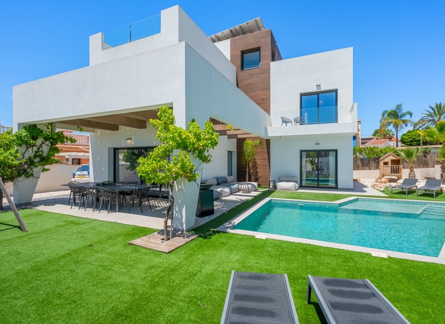 Videresalg - Frittliggende Villa - Ciudad Quesada - Ciudad Quesada - Byen