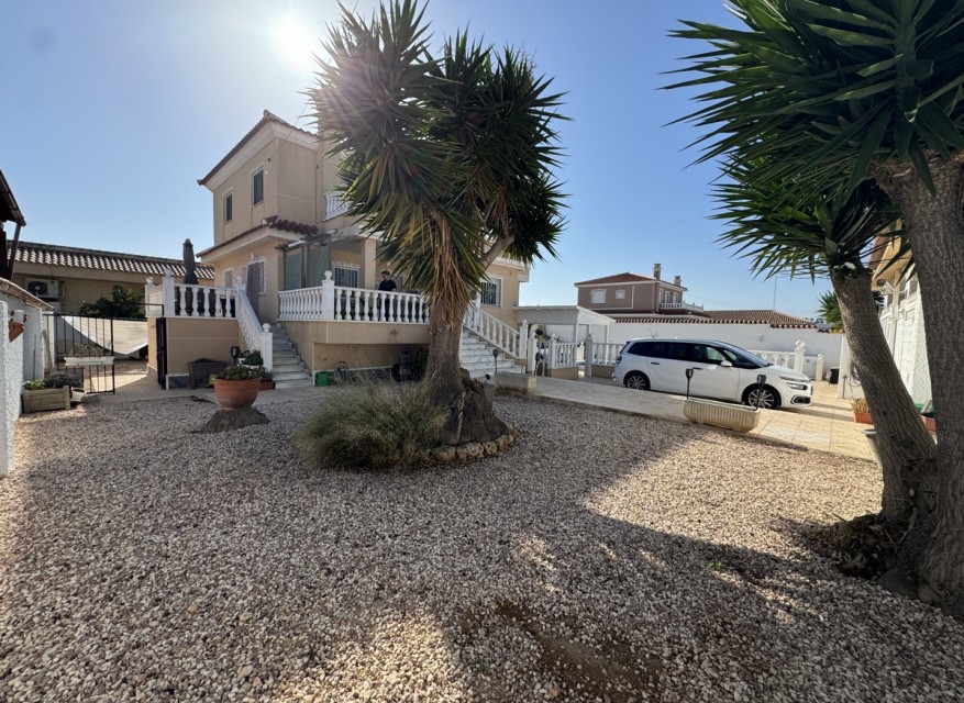 Videresalg - Frittliggende Villa - Ciudad Quesada - Ciudad Quesada - Byen