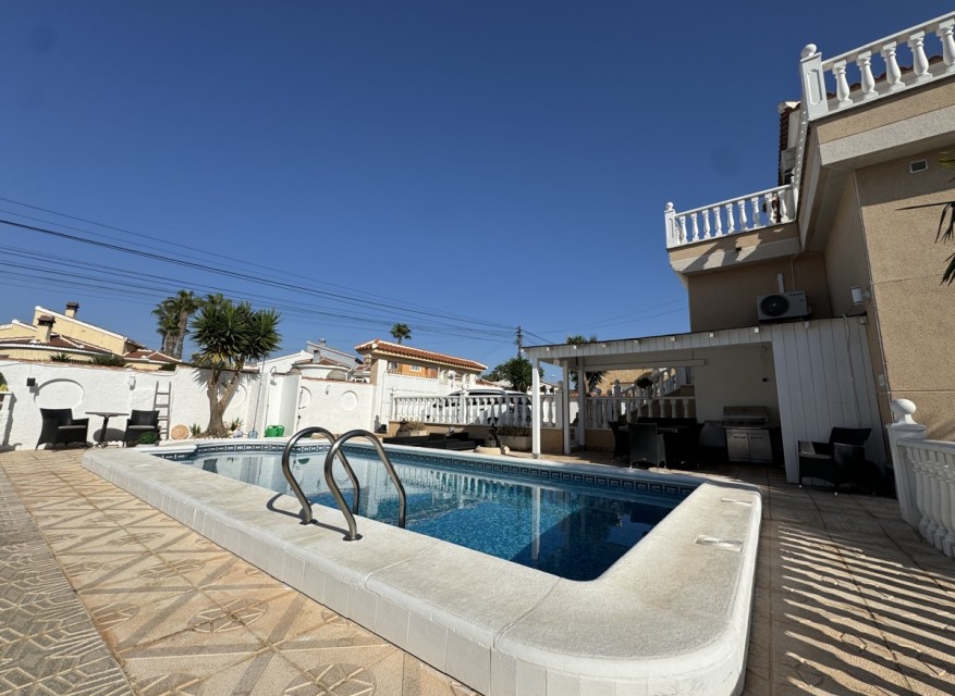 Videresalg - Frittliggende Villa - Ciudad Quesada - Ciudad Quesada - Byen