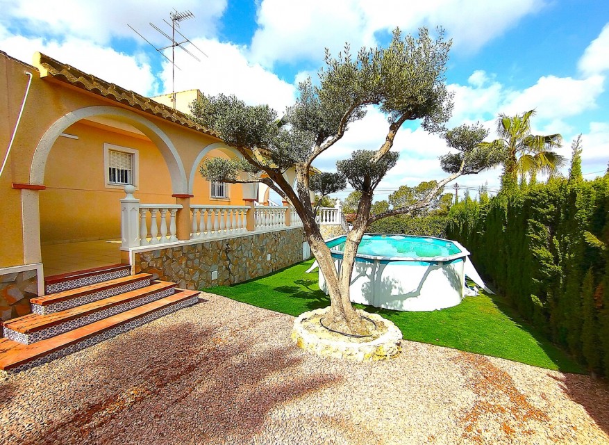 Videresalg - Frittliggende Villa - Ciudad Quesada - Pueblo Lucero