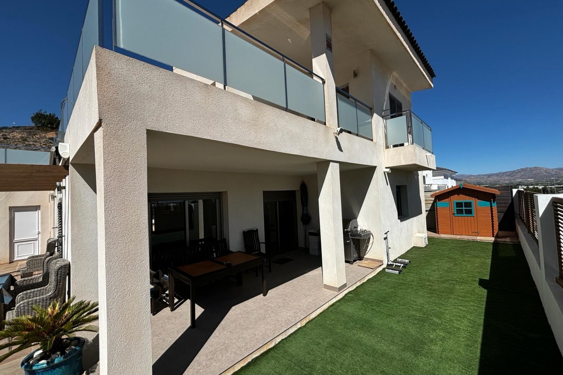 Videresalg - Frittliggende Villa - Cox - Cox - Felt