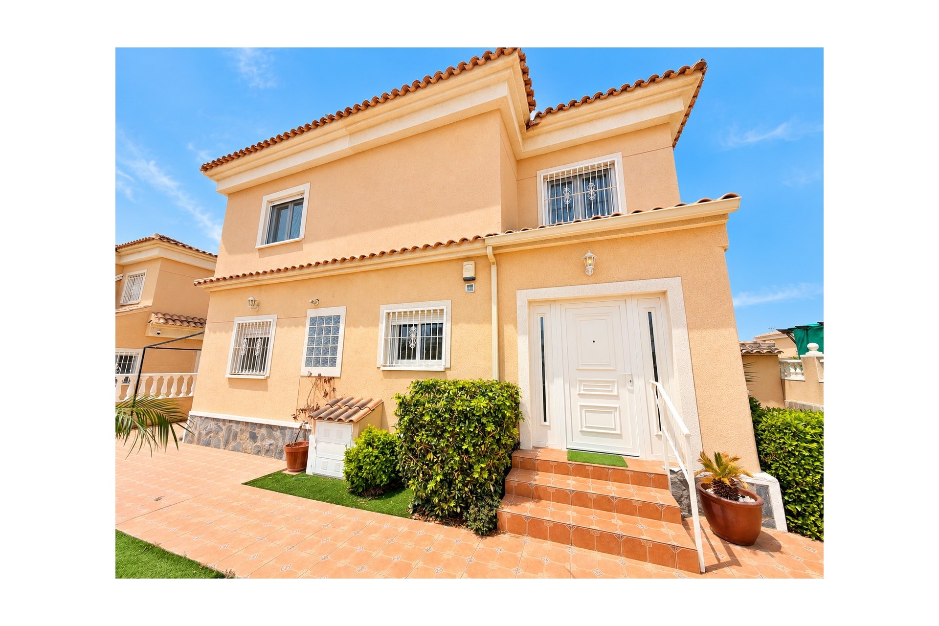 Videresalg - Frittliggende Villa - La Marina - La Marina - Urbanisering