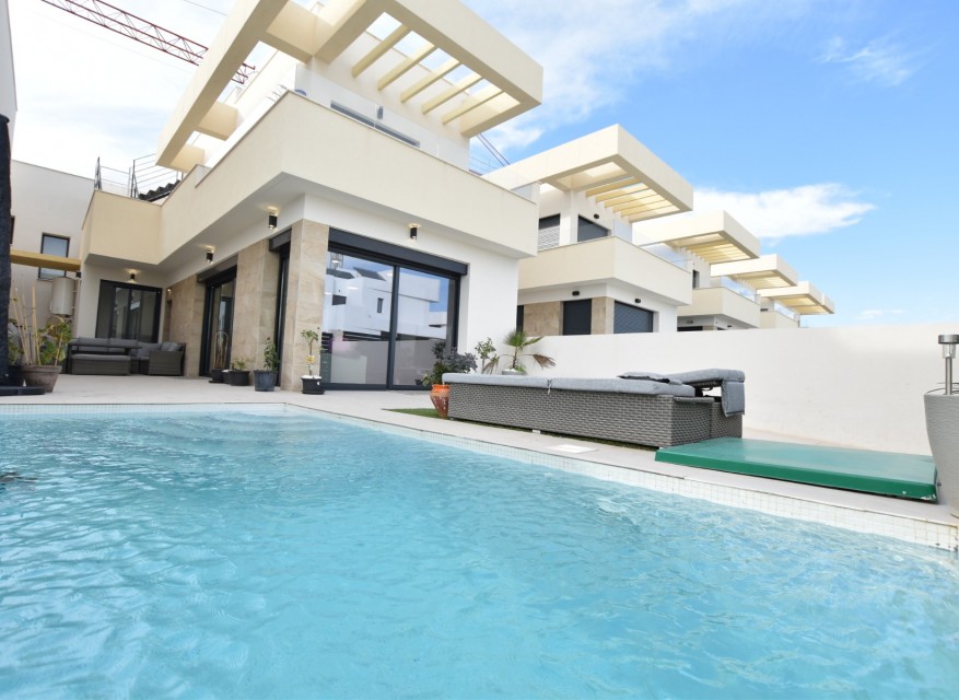 Videresalg - Frittliggende Villa - Los Montesinos - La Herrada