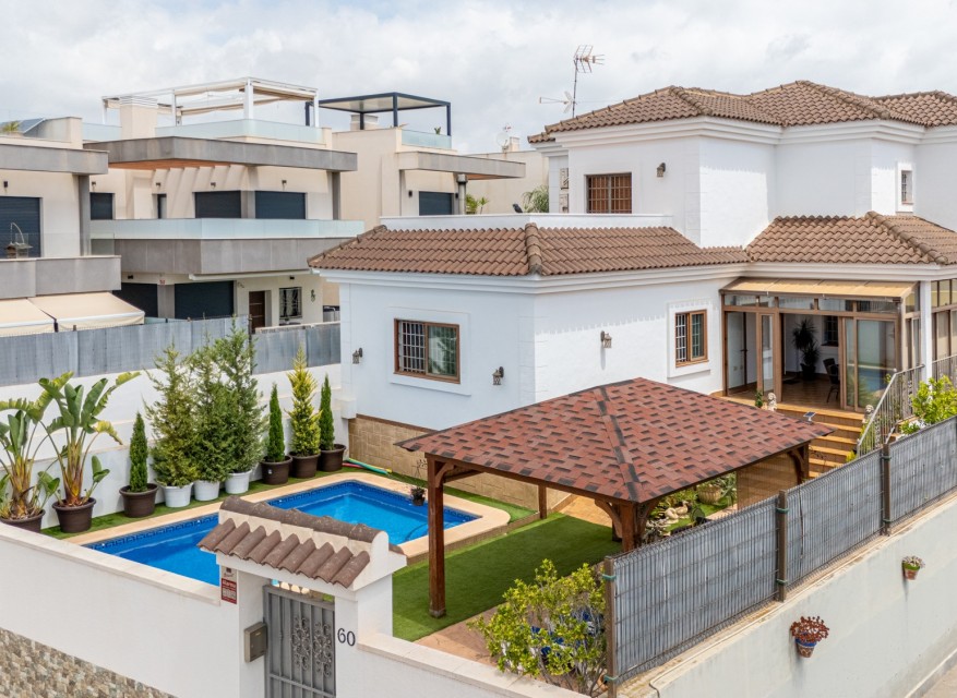 Videresalg - Frittliggende Villa - Los Montesinos - La Herrada
